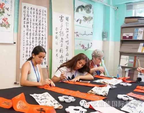走进中国课堂 体验古板文化 格兰纳达交流生来访直击报道