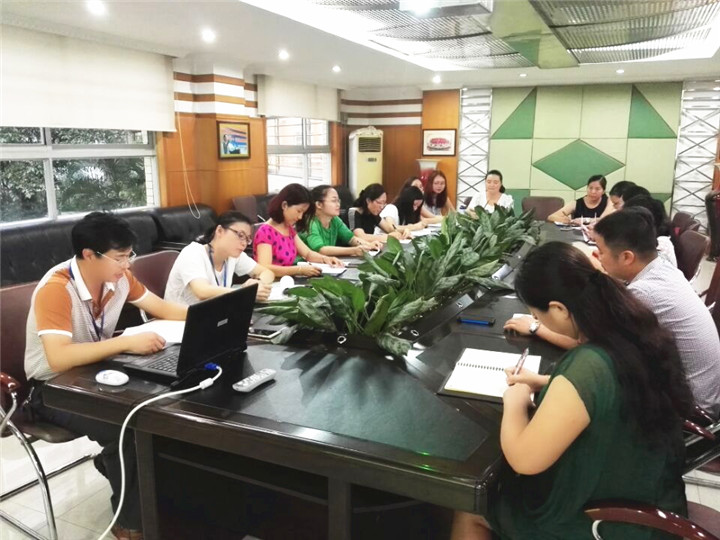 抓班主任事情  促小学部生长