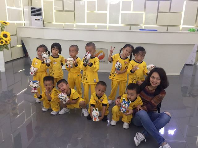 ”手指家族“欢喜体验——威廉希尔官网兴茂幼儿园小班社会实践运动报道