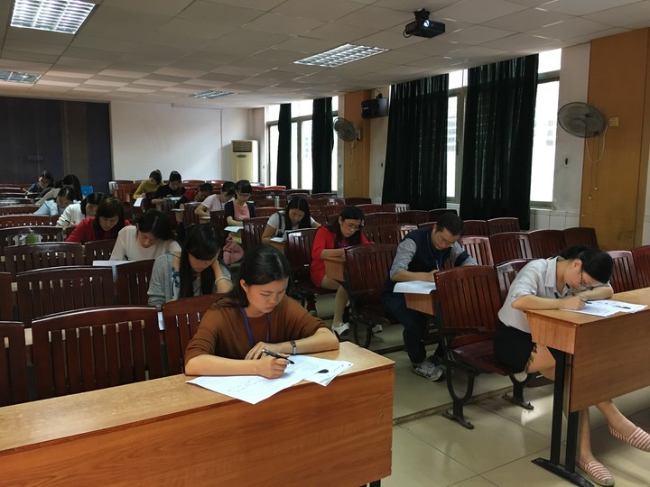 学习课标 践行课改——标尚学校举行西席新课标考试