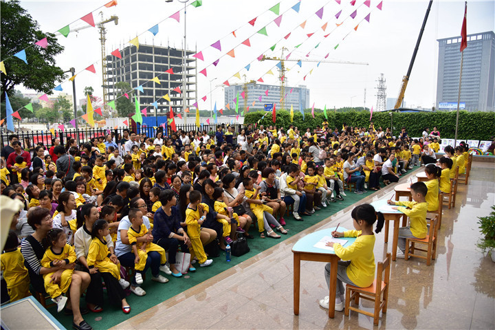 我们长大了，，，，，，，请让我们自己来！——威廉希尔官网日辉台幼儿园首届幼儿生涯自理能力展示角逐
