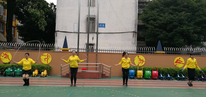 威廉希尔官网花园幼儿园运动月启动仪式