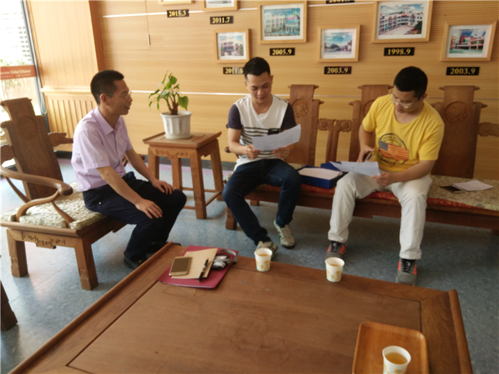 新区禁毒办向导来校指导禁毒教育宣传事情