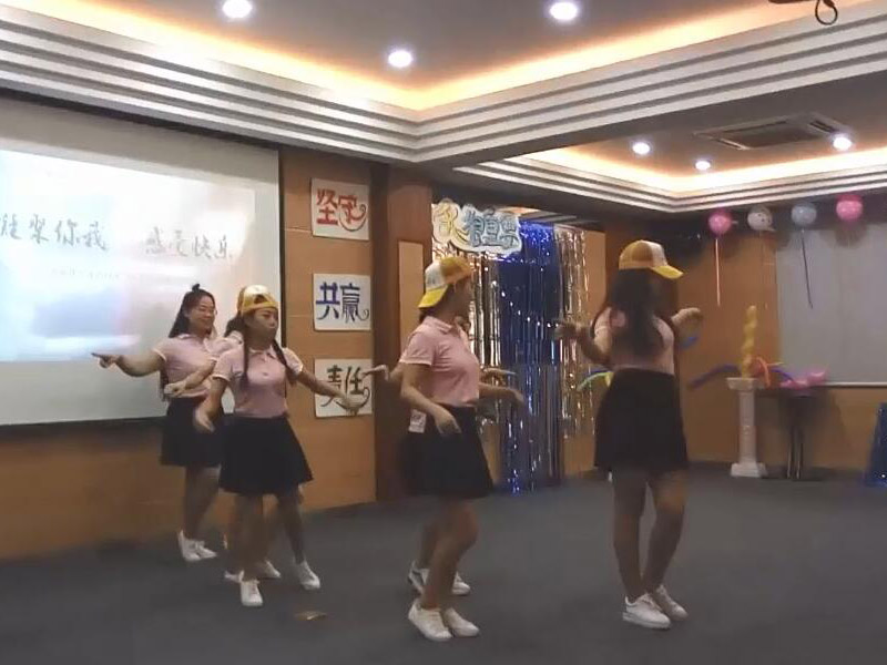 威廉希尔官网早教西席即兴演出