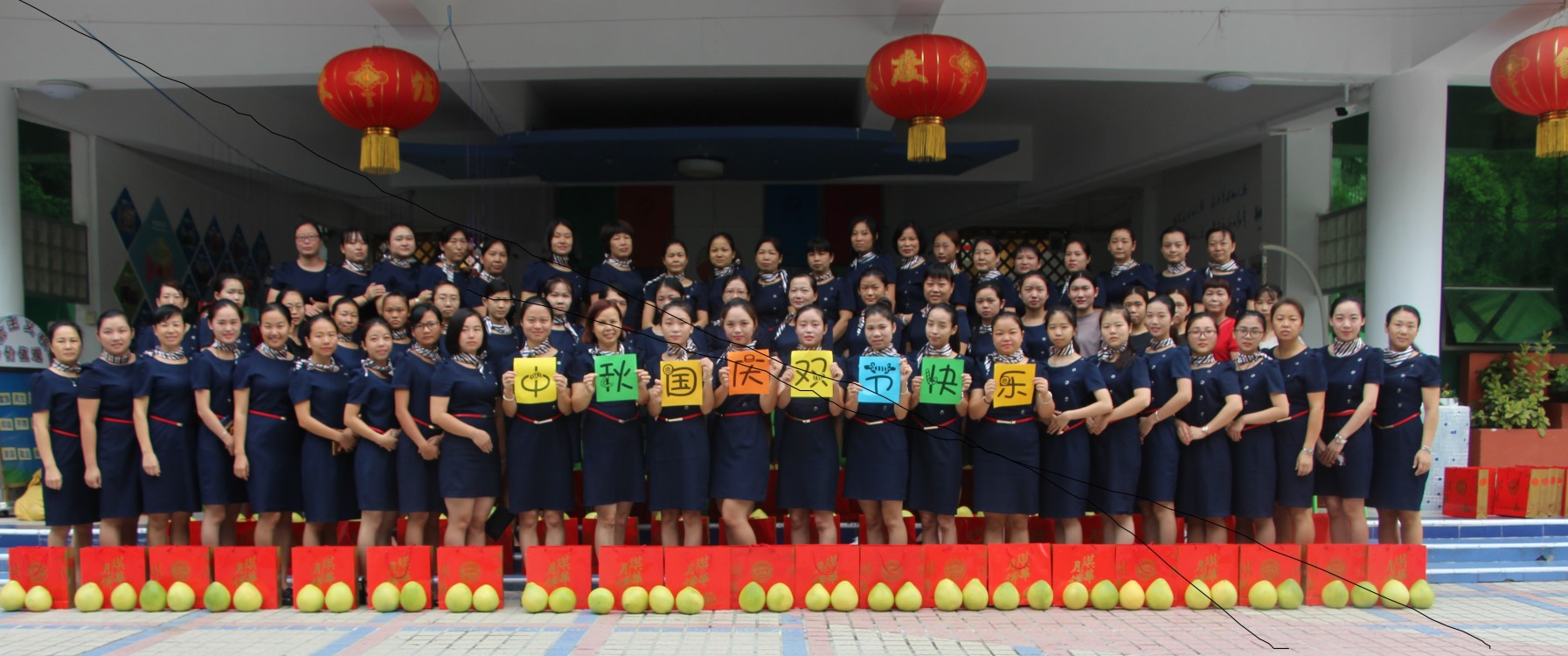 “佳”人团圆，，，，，，迎中秋庆国庆                     --威廉希尔官网花园幼儿园中秋国庆运动报道