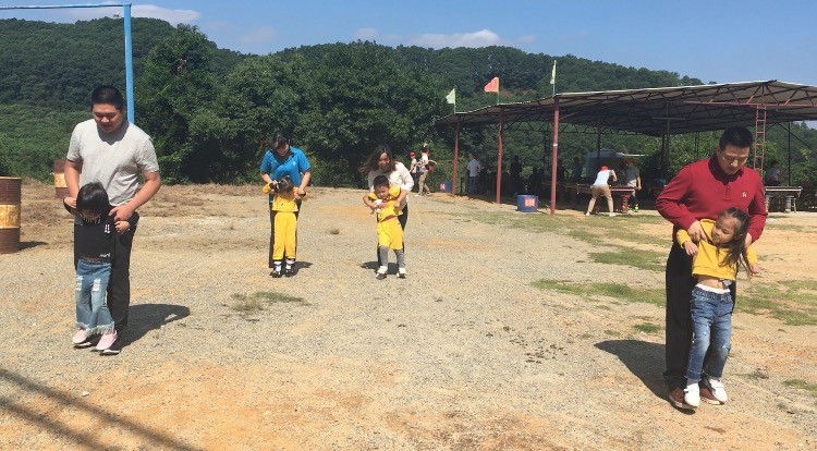 威廉希尔官网花园幼儿园中二班社会实践运动——深圳市老虎沟生态农场一日游