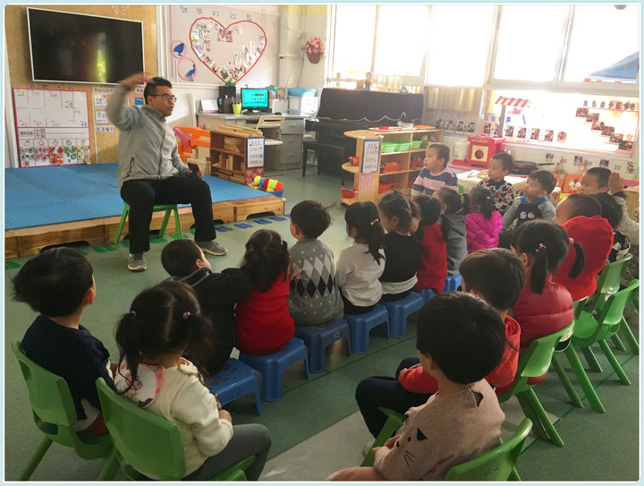 听爸爸讲故事 ——公明第二幼儿园阅读月系列运动报道