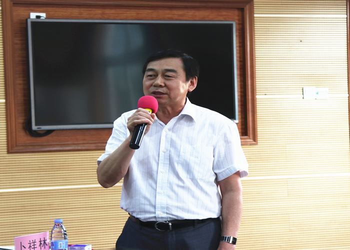 专家引领，，，，，，，以研促教，，，，，，，增进学校优质生长——我校区级三项课题开题暨一项课题结题报告会准期举行