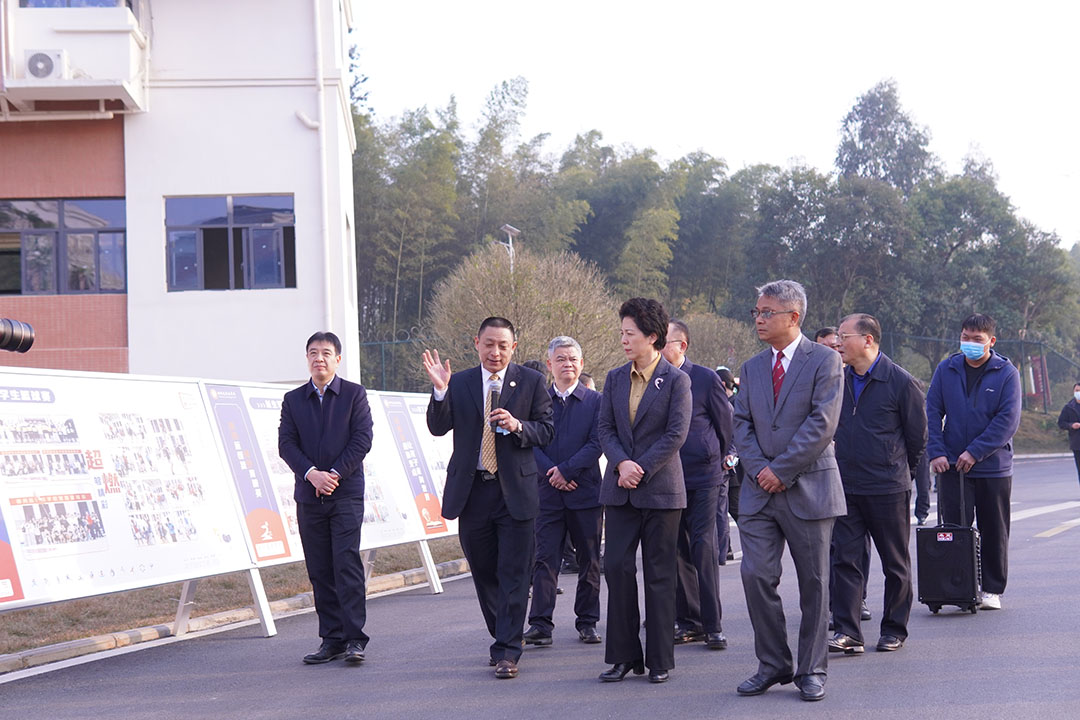 湖南省政协党组副书记乌兰带队到郴州威廉希尔官网学？？？？？？？？剐藕妥叻玫餮